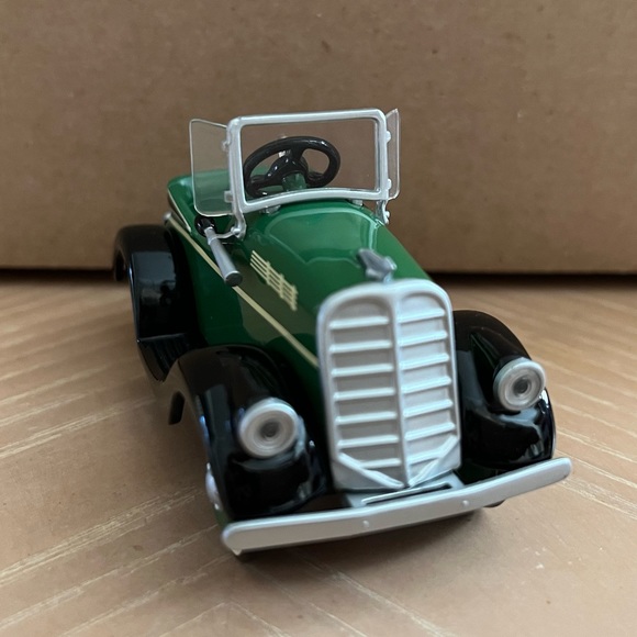 Hallmark Keepsake Ornament. 1935 Steelcraft by Murray. Kiddie Car Classics. - Picture 3 of 6
